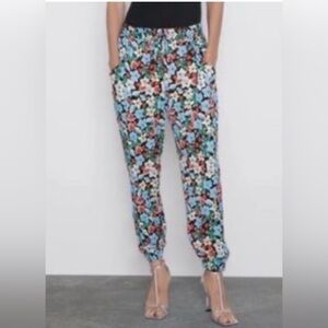 Zara flower print pants comfortable elastic waistband and cuffed ankles size M